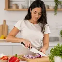 Cuchillo chef cebollero 23 cm - Uso beneficio mujer latina sin marca.webp